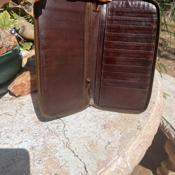 Balenciaga large zip around wallet - Picture 16 of 16